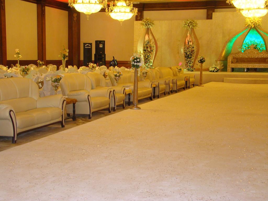 The Convention Center & Royal Suites Hotel Koweït Extérieur photo